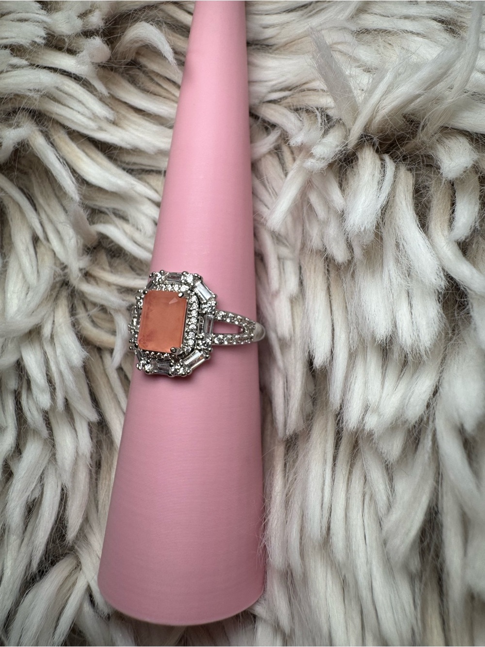 Ring - Picture 3 of 6